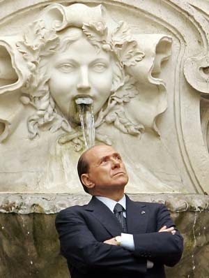 Berlusconi inizia a pagare l’effetto Noemi