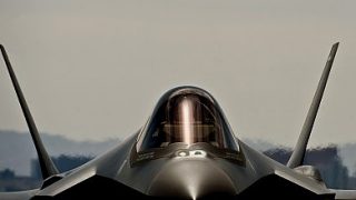Il Pentagono lascia a terra gli F-35