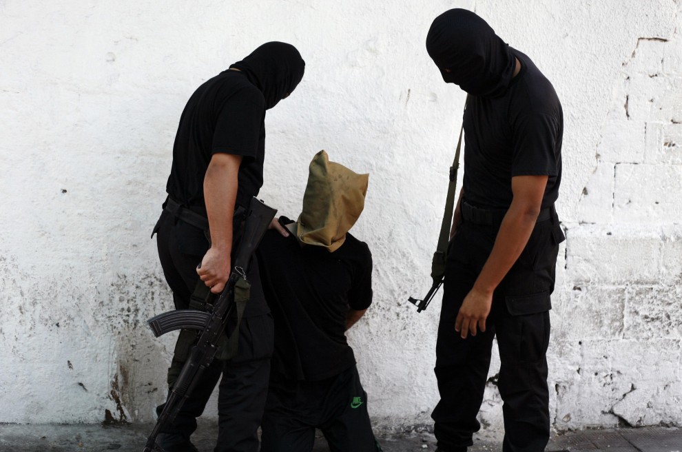 Così Hamas assoggetta nel terrore i palestinesi di Gaza