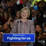 Hillary Clinton e Donald Trump trionfano a New York, nomination sempre più vicina Hillary Clinton e Donald Trump trionfano a New York, nomination sempre più vicina