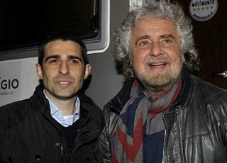 Beppe Grillo caccia Pizzarotti (ma non Nogarin)